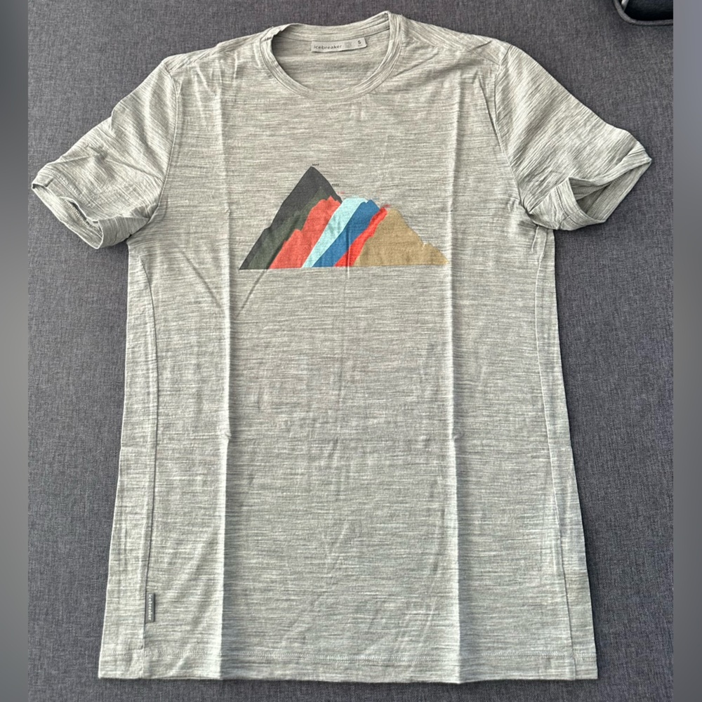 Icebreaker Gray Men's T-Shirt with Colorful Graphic